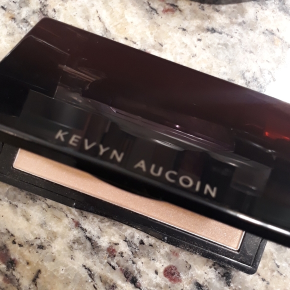 Finishing Powder - Picture 1 of 3